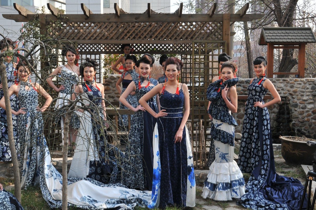 中俄蒙国际选美大赛 园林外景走秀