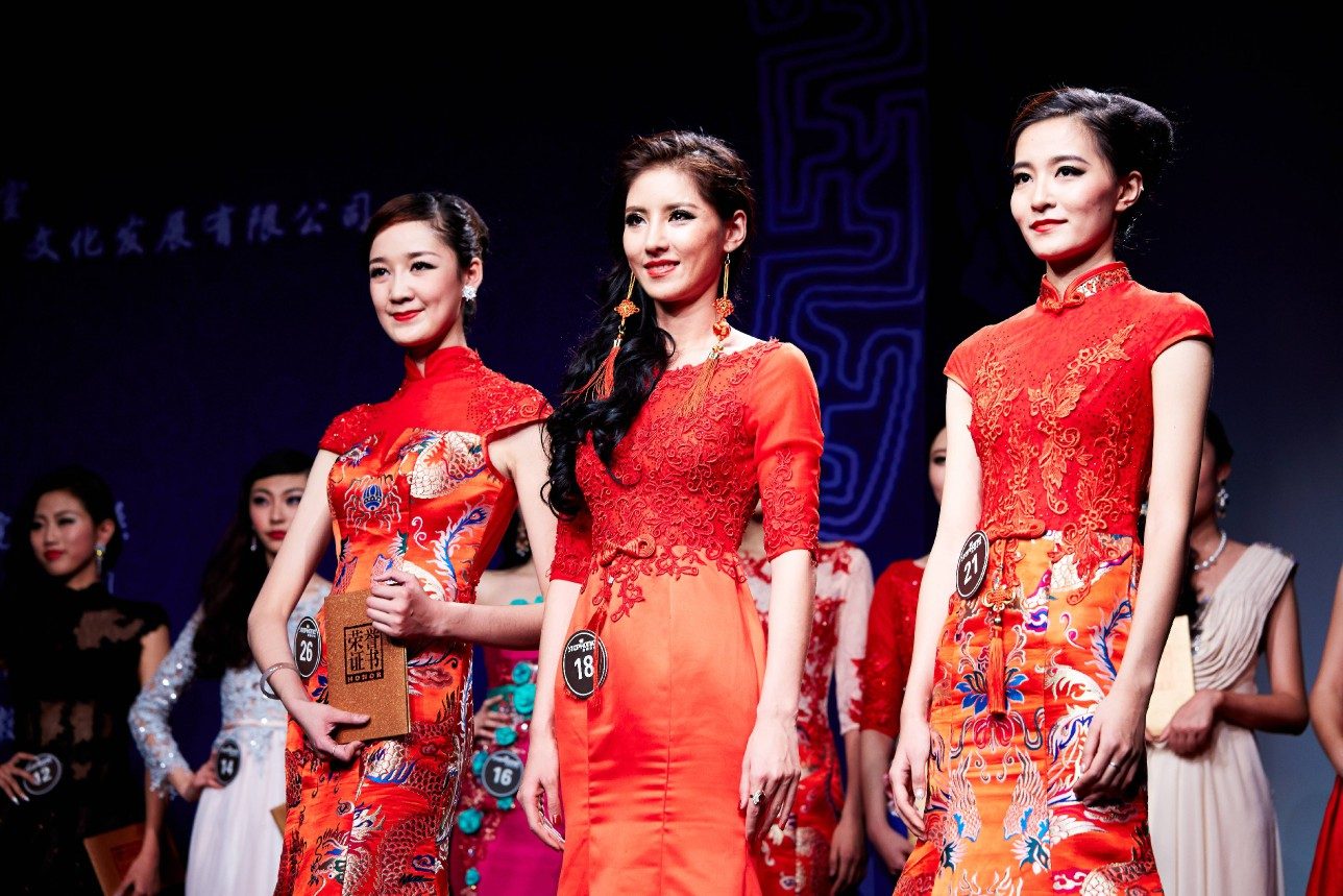 中俄蒙国际选美大赛中国赛区Z28时尚硅谷落幕 书画长卷开创大赛与传统文化结合先例