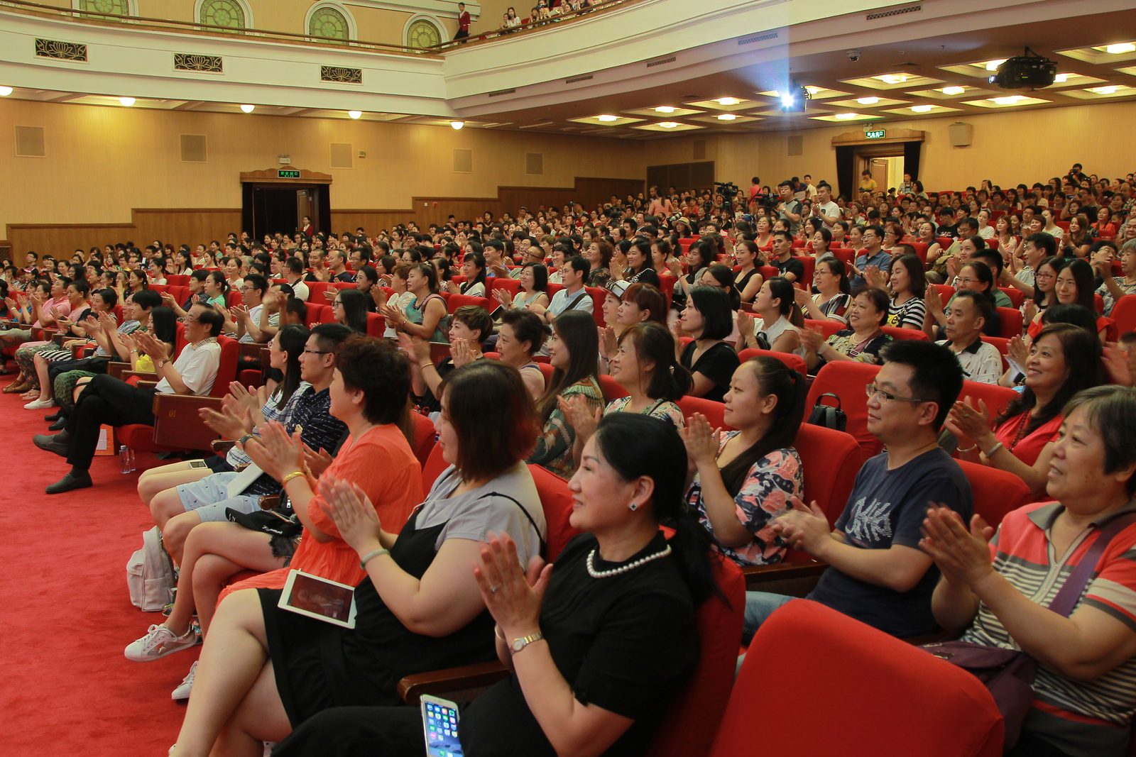 带领大连选手走进人民大会堂、全国政协礼堂 开创大连少儿赛事最高殿堂先例
