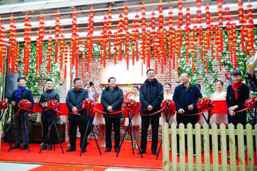 首家近千平模特艺术综合体落户大商新玛特 开创模特机构进驻大型商场先例