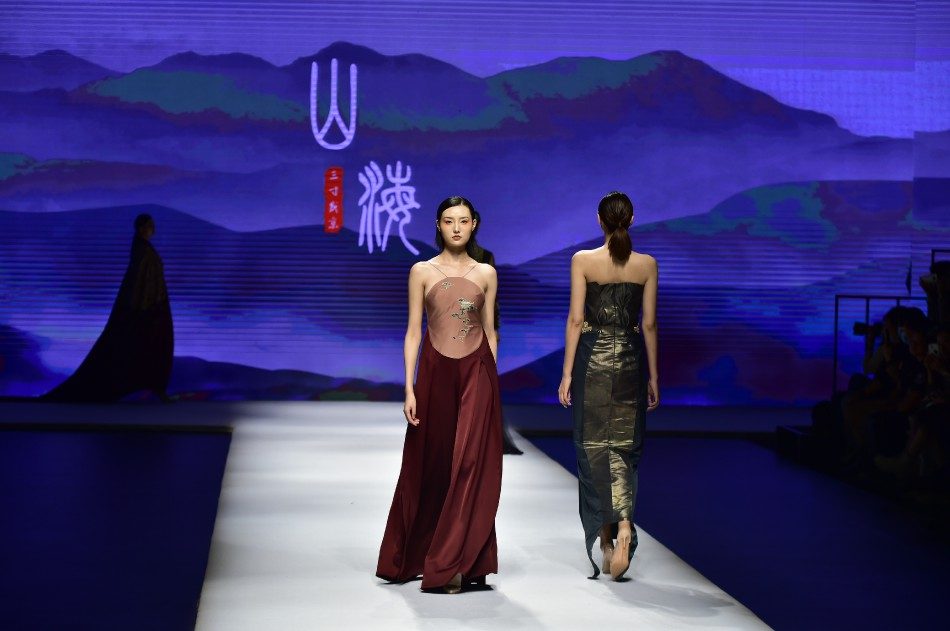 2020大连秋季时装周三寸盛京压轴发布