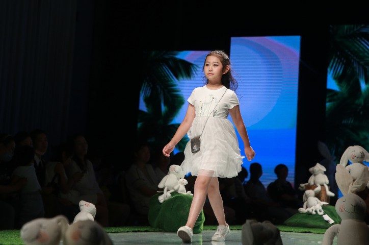 2021大连春季时装周三寸盛京童装发布与安奈儿魔铃儿童剧