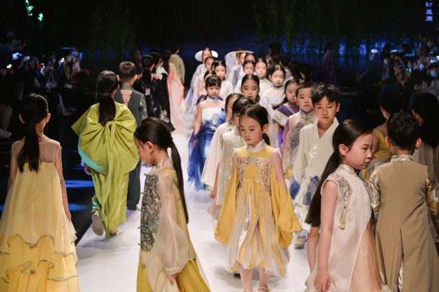 2021大连春季时装周三寸盛京童装发布与安奈儿魔铃儿童剧